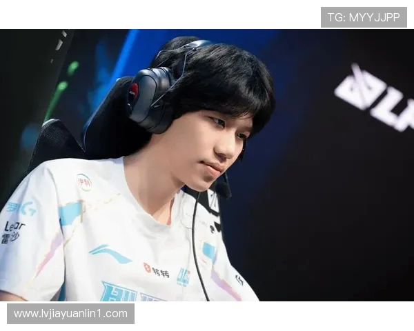 BLG大战100T：激烈对决引发电竞赛场热议，谁能突破重围夺冠荣耀