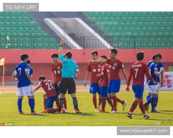 爵士队与开拓者激战正酣 双方鏖战赛场展现激烈对抗