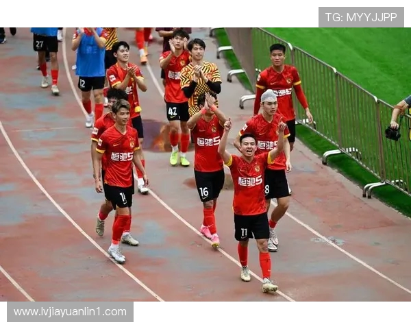 广州飞盘队灵活性引发热议球员表现与战术选择的深度探讨