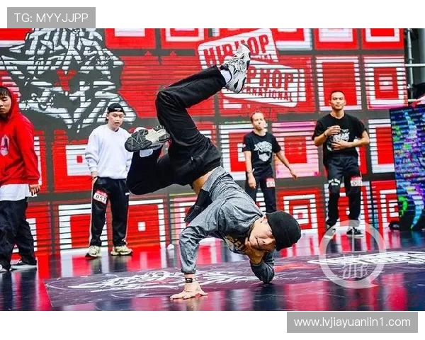 武汉滑板队在全国街舞大赛中的力量表现引发热议与赞赏