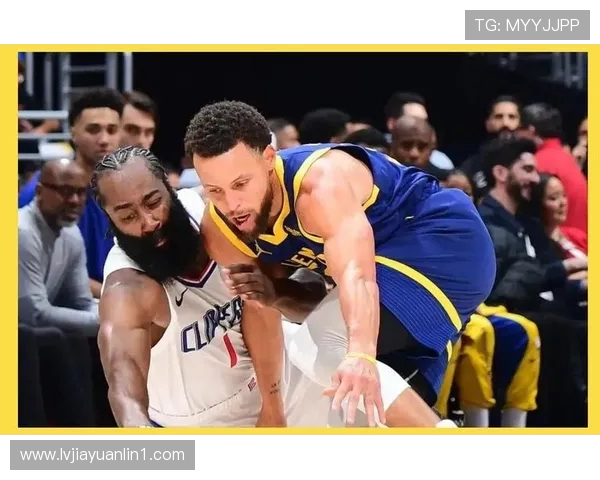 27日勇士与快船精彩对决直播全程回顾与赛后分析